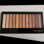 All-in-One Lidschatten Palette: Kreieren Sie mühelos Tag- und Nacht-Looks